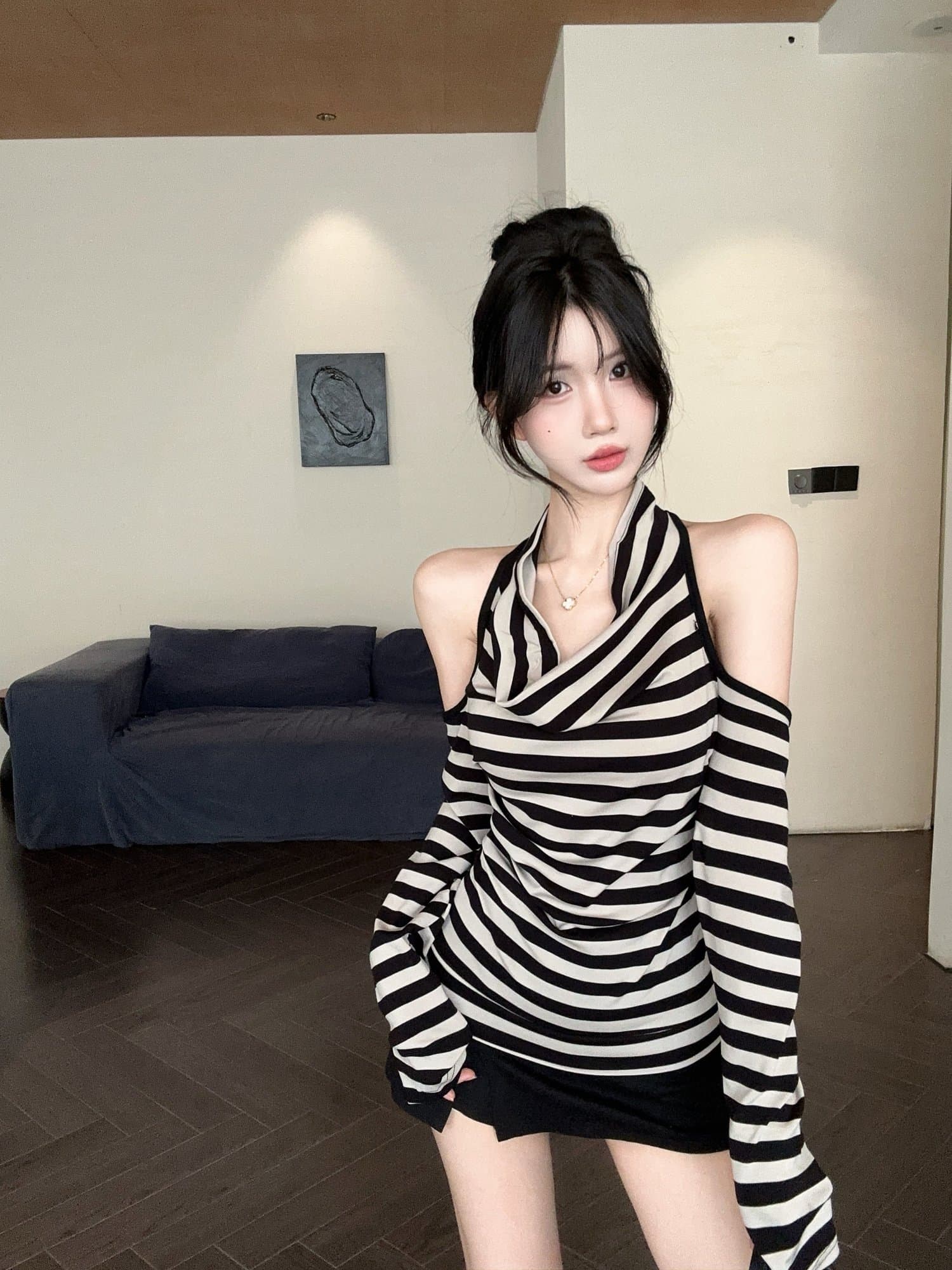 자이언트 잘 생긴 ~ 중 이른 가을 착용 가져 가라. 흑백 줄무늬 뒤로 비틀림 백리스 흔들다 칼라 행침 목 몸매 가꾸기 맨위 긴팔 티셔츠 상세 이미지 7