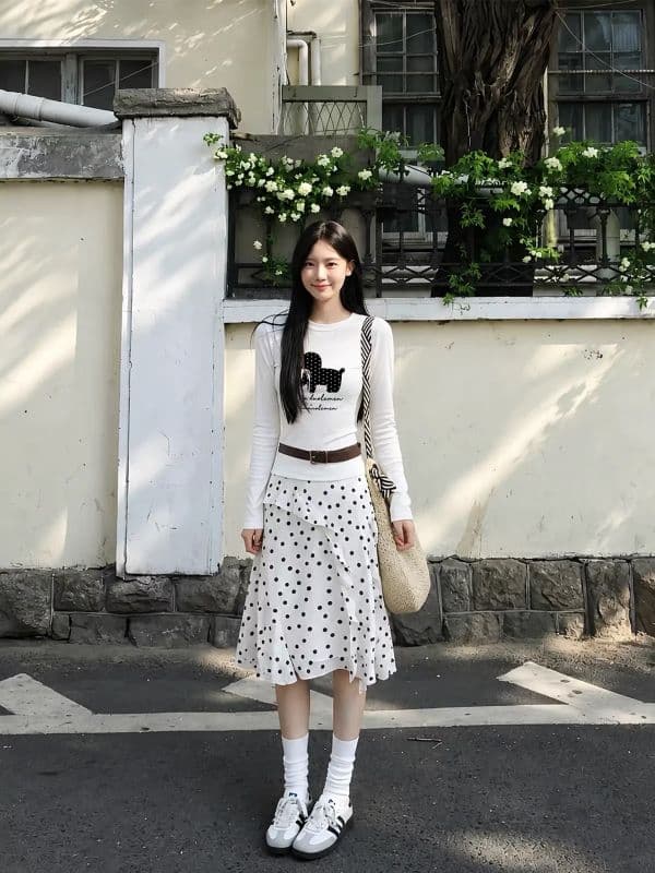 긴팔 슬림 피트 긍정적 인 어깨 허리 수축 프린트 라운드 넥 만나는 긴팔 티셔츠 이미지 2