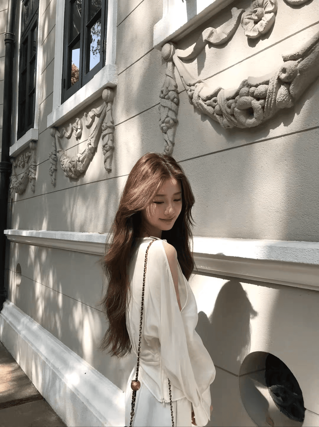 면 100% 원단 프랑스식 홀로우 아웃 스트랩 오프숄더 긴팔 여성 셔츠 작은 대중 맨위 이미지 4