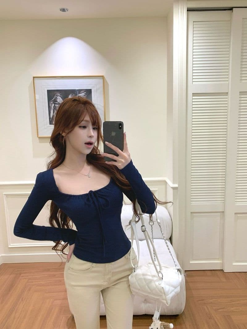 뮤 S 따뜻한 플러시 광장 칼라 스트랩 긴팔 커피 색상 티셔츠 여성 가을 겨울 새로운 상세 이미지 11