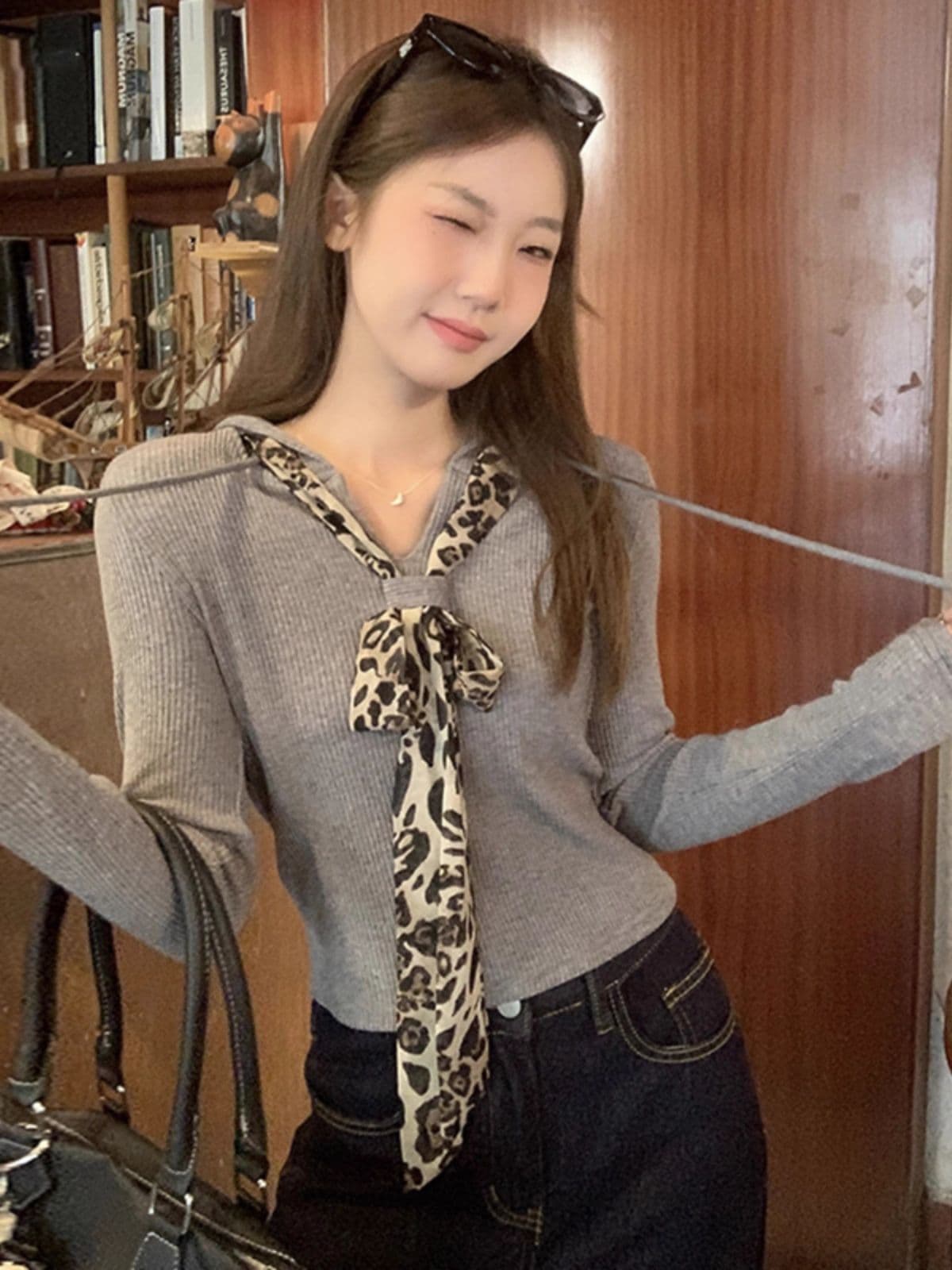 양모 De 플러시 섹시함 V넥 레오파드 무늬 넥타이 패치워크 긴팔 티셔츠 기본 셔츠 여성 가을 맨위