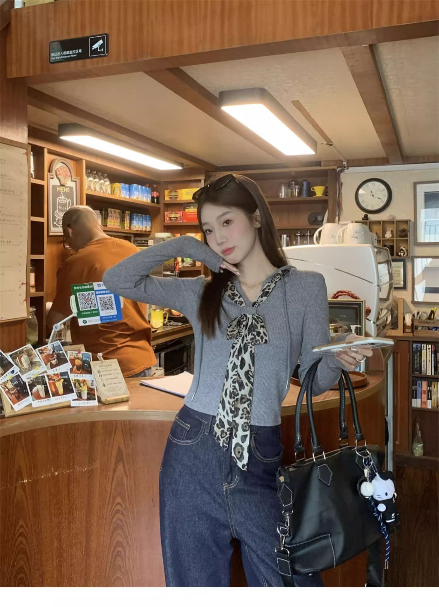 양모 De 플러시 섹시함 V넥 레오파드 무늬 넥타이 패치워크 긴팔 티셔츠 기본 셔츠 여성 가을 맨위 상세 이미지 6