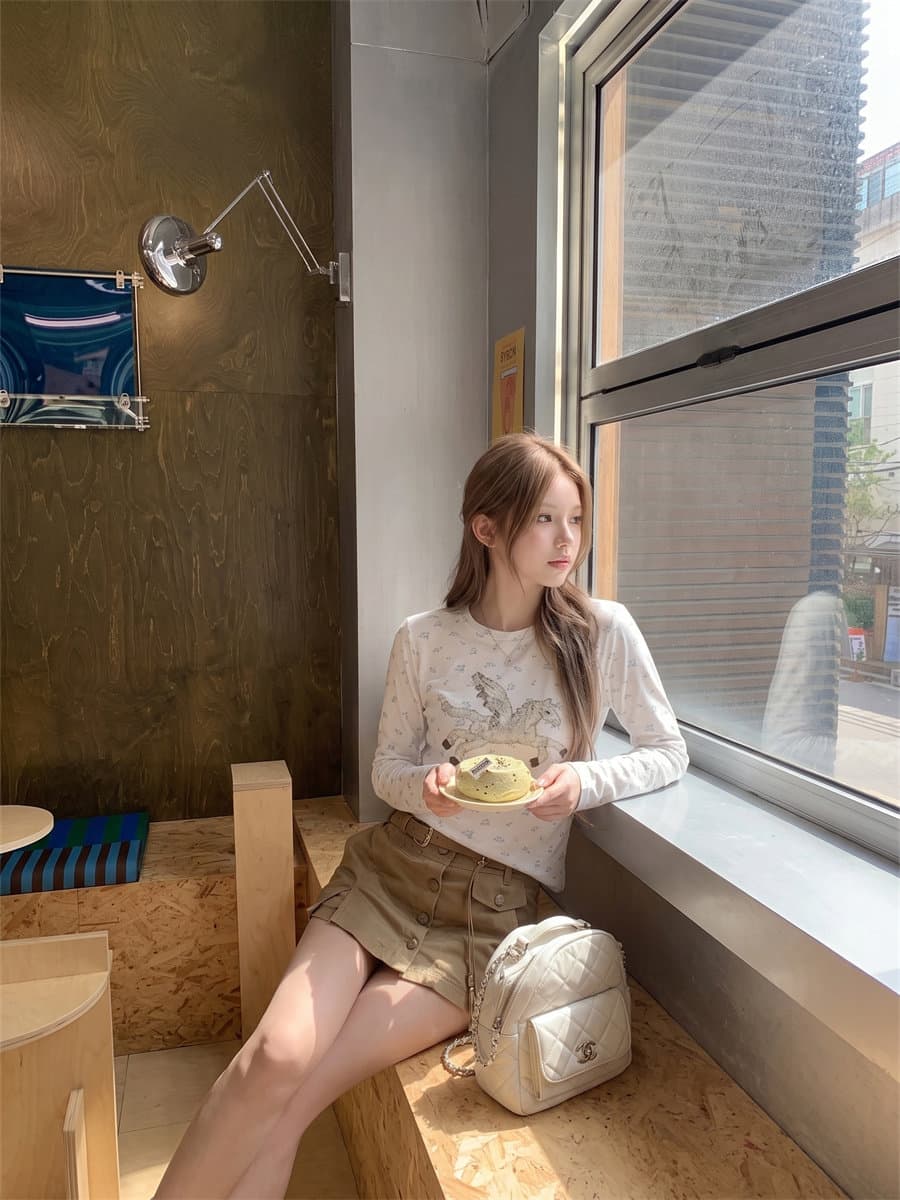 한 부서 레트로 캡처 꿈 유니콘 긴팔 티셔츠 여성 가을 라운드 넥 몸매 가꾸기 전체 인쇄 꽃무늬 기본 셔츠 상세 이미지 3