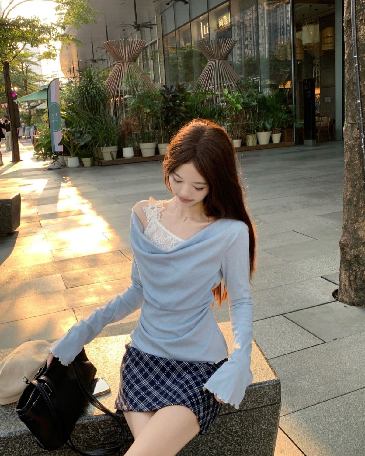 비스듬한 어깨 디자인 흔들다 칼라 맨위 레이스 조각 만나는 페이크 레이어드 상세 이미지 7