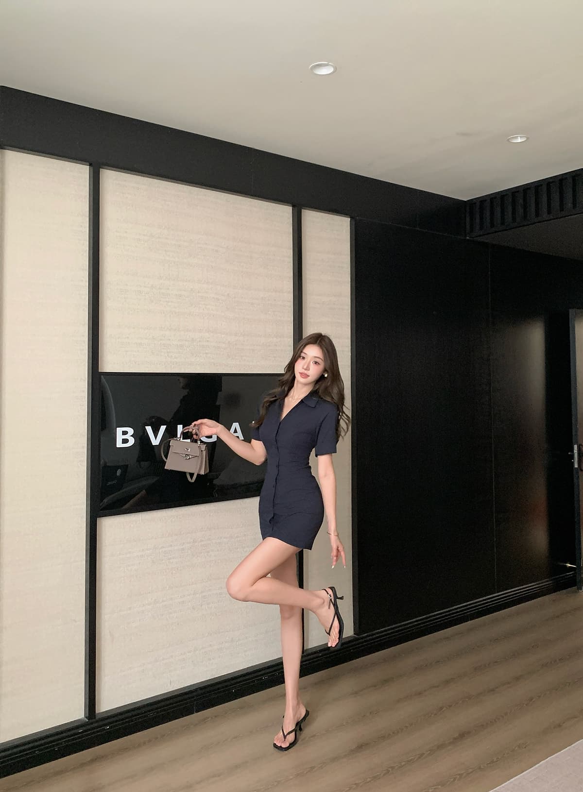 여름 새로운 직장 오래된 돈 바람 블루 색상 V넥 허리 수축 슬림해 보이는 타이트 스커트 품격 셔츠 여성 드레스 상세 이미지 3