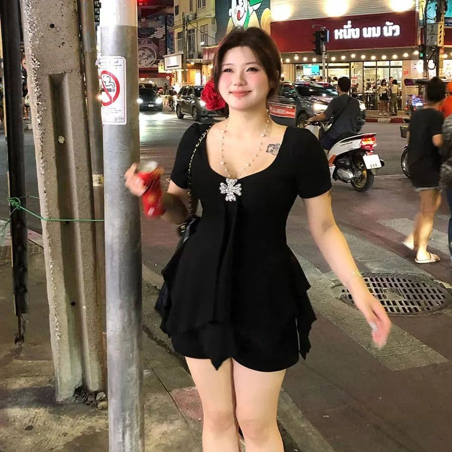 빅 사이즈 지방 mm 2026 여름 새로운 단색 불규칙 반팔 티셔츠 여성 고유 한 작은 대중 슬림해 보이는 맨위 이미지 2