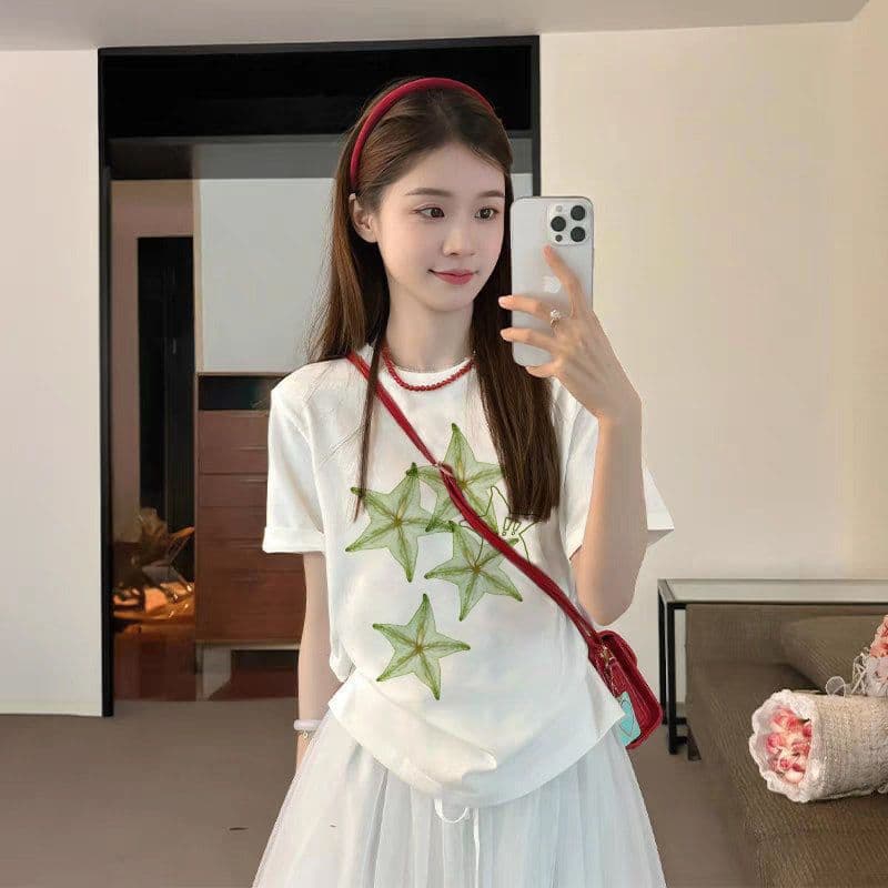 95 폴리에스터 여름 차가운 실크 코튼 화이트 반팔 티셔츠 여성 작은 대중 디자인 센스 루즈핏 순면 긍정적 인 어깨 고유 한 상세 이미지 2