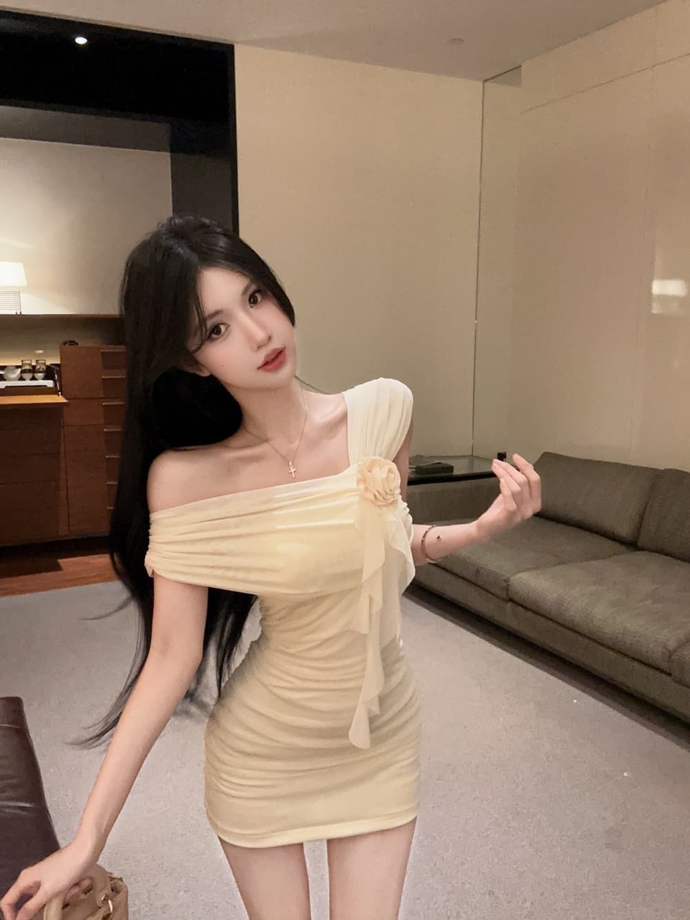 실사 순수한 욕망 섹시함 비스듬한 어깨 망사 3 차원 꽃 오프숄더 허리 수축 슬림해 보이는 타이트 스커트 드레스 상세 이미지 9
