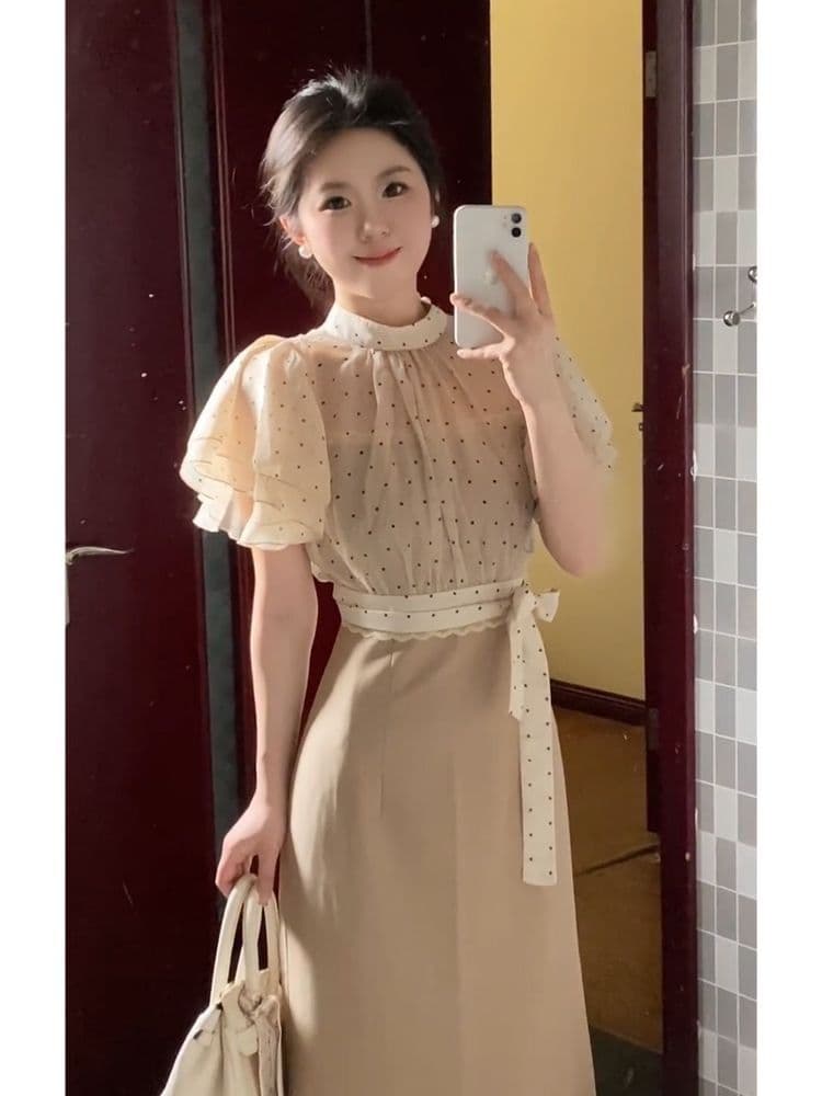 남자 끝났어 비와 안개 일본식 품격 부드러운 살구 색상 도트 무늬 맨위 블라우스 몸매 가꾸기 레트로 점프 슈트 치마 세트 이미지 3