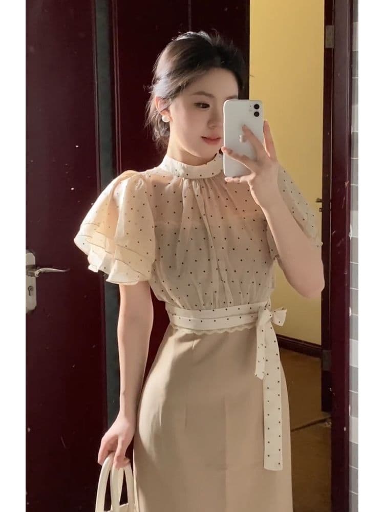 남자 끝났어 비와 안개 일본식 품격 부드러운 살구 색상 도트 무늬 맨위 블라우스 몸매 가꾸기 레트로 점프 슈트 치마 세트