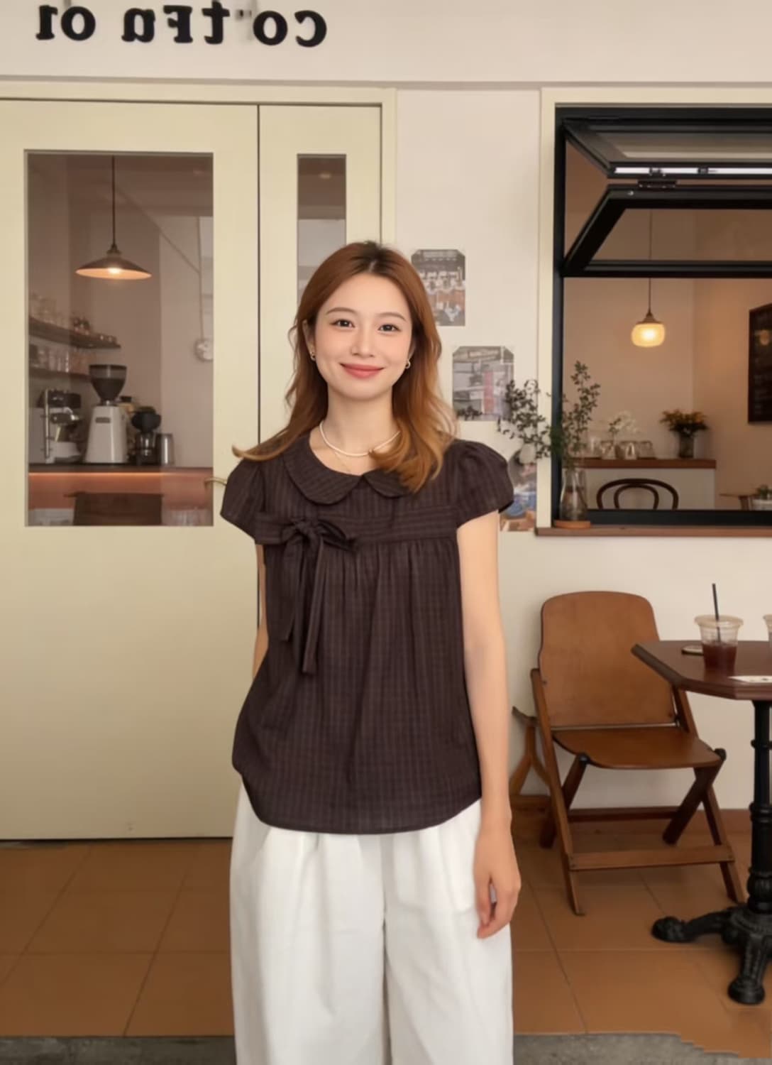 실사 여름 새로운 레트로 베이비 칼라 나비 매듭 체크무늬 연령 감소 셔츠 빅 사이즈 여성 의류 슬림해 보이는 반팔 맨위