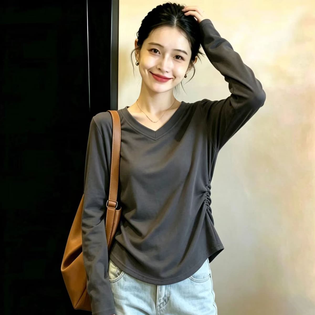 실사 가을 의상 새로운 지방 mm 루즈핏 슬림해 보이는 V넥 디자인 센스 Chic 빅 사이즈 여성 의류 긴팔 기본 셔츠 티셔츠 트렌디 상세 이미지 2
