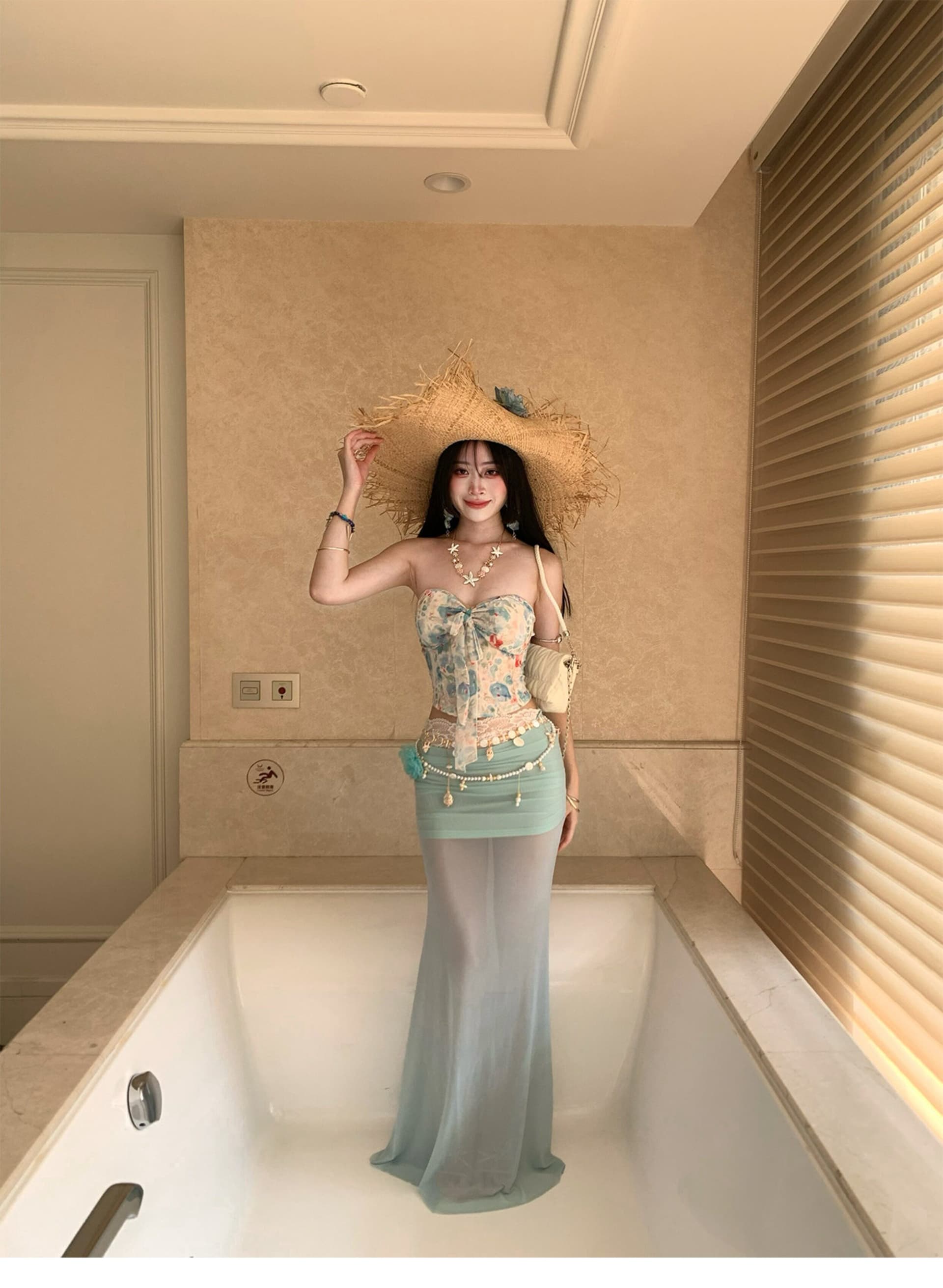 gege shop 레트로 유화 튜브탑 조끼 스트랩 몸매 가꾸기 허리 수축 슬림해 보이는 쇼트 스타일 맨위 휴가 바람 착용 가져 가라. 상세 이미지 5