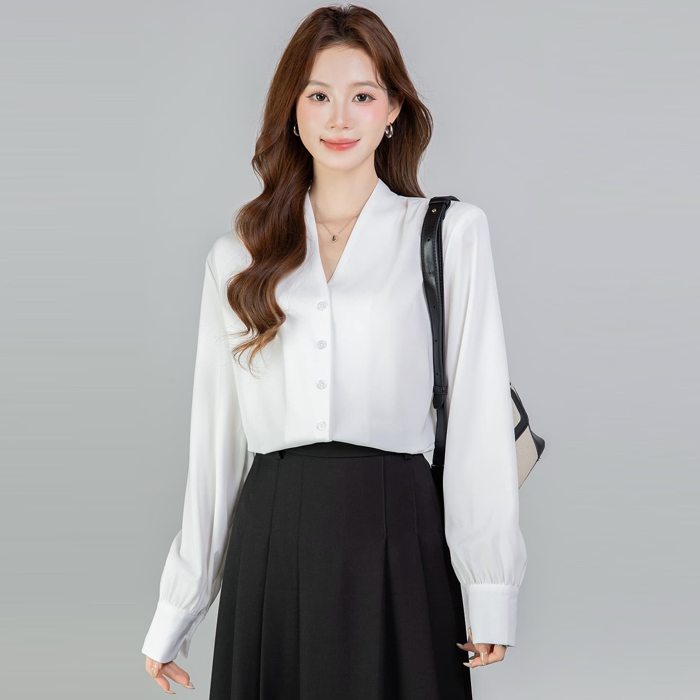있음 선적 실사 2026 가을 새로운 다용도 V넥 싱글 줄 버튼 긴팔 셔츠 여성 셔츠 봄 이미지 3