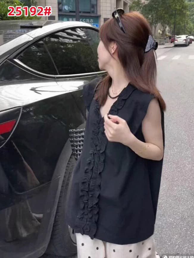 프랑스식 프릴 V넥 민소매 여성 셔츠 2026 여름 새로운 루즈핏 다용도 슬림해 보이는 연령 감소 작은 셔츠 맨위