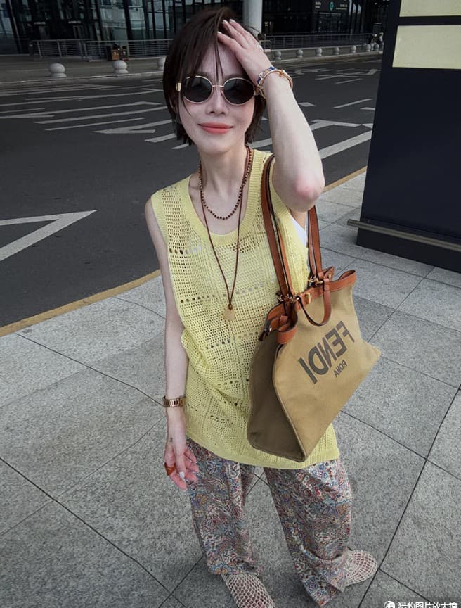 치우 조금 리 그래. 여름 섹션 라운드 넥 홀로우 아웃 니트 블라우스 루즈핏 슬림해 보이는 필요 없음 조끼 여성 드레스 이미지 3
