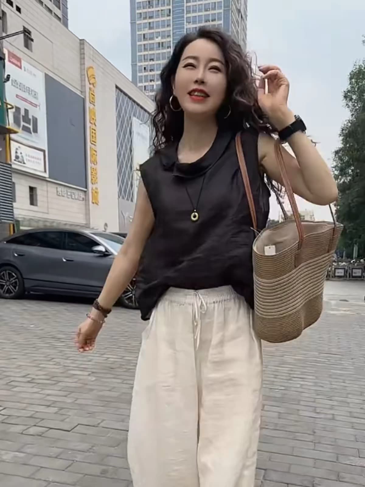고급 센스 빛 럭셔리 쇼트 스타일 민소매 조끼 여성 여름 새로운 품격 부드러운 바람 얇고 가벼운 통기성 아름다운 작은 셔츠 맨위