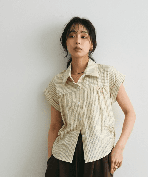 일본식 스트라이프 질감 반팔 셔츠 루즈핏 폴로 칼라 주름 디자인 센스 작은 날다 소매 여름 셔츠 상세 이미지 4