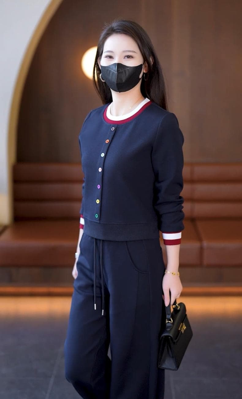2026 봄 가을 여성 라운드 넥 루즈핏 외국 가스 스포츠 슈트 캐주얼 패션 연령 감소 투피스 세트 색상 버클 상세 이미지 8