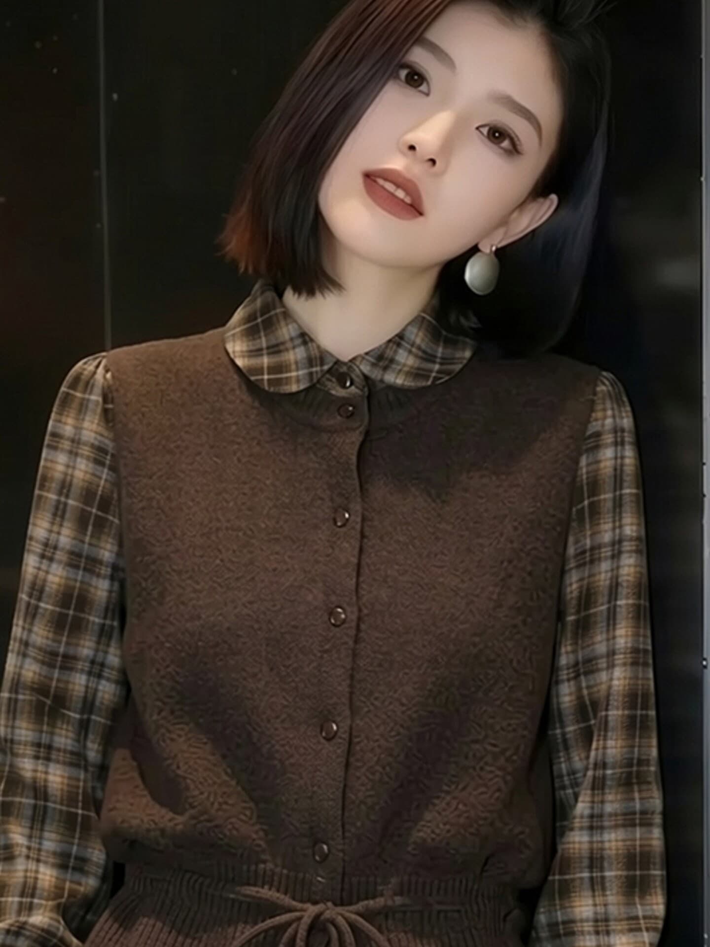 패션 커피 색상 니트 레이스업 베스트 세트 여성 2026 봄 새로운 패션 슬림해 보이는 격자 무늬 셔츠 투피스 세트 상세 이미지 8