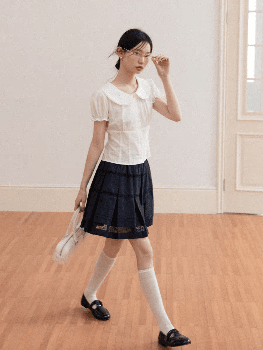 화이트 베이비 칼라 거품 소매 허리 수축 반팔 여성 셔츠 2026 봄 쇼트 스타일 슬림해 보이는 셔츠 이미지 4