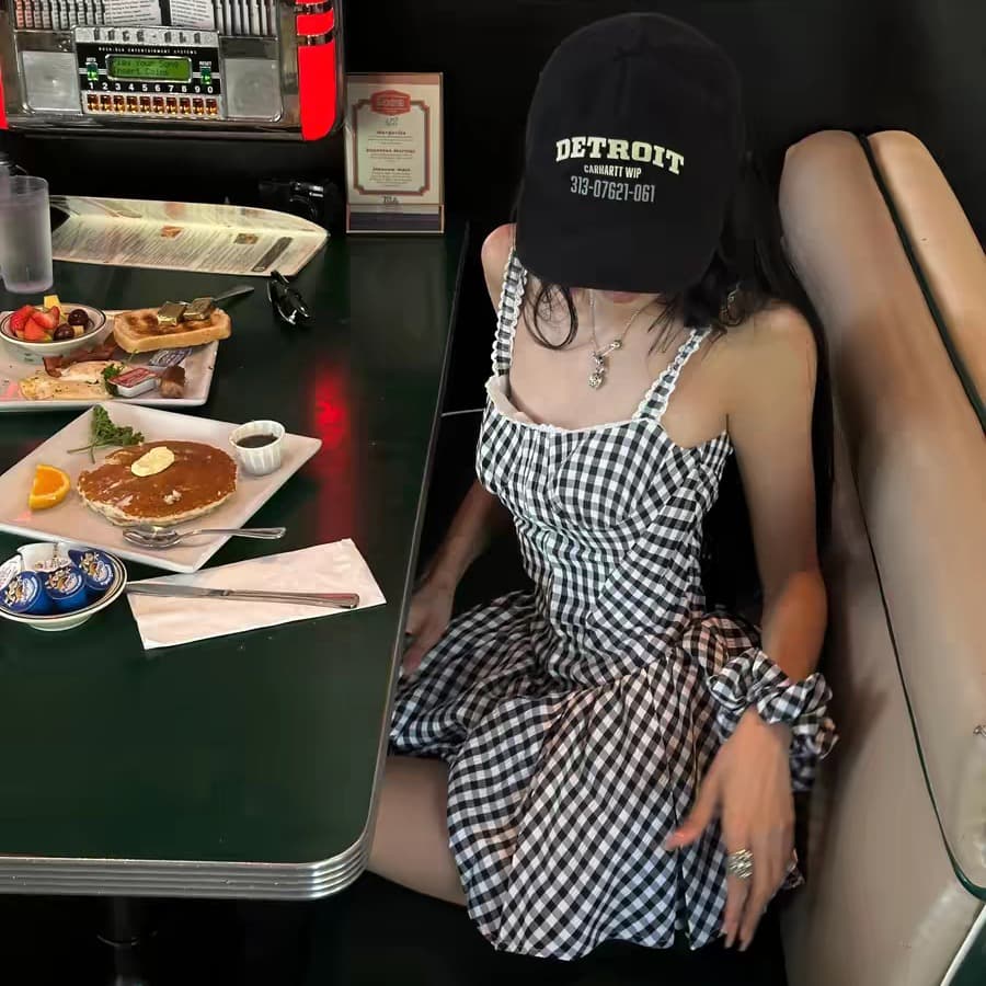 흑인과 백인 체크무늬 여성 드레스 허리 수축 슬림해 보이는 작은 키 슬립 드레스 한 마디 미니 스커트 이미지 6