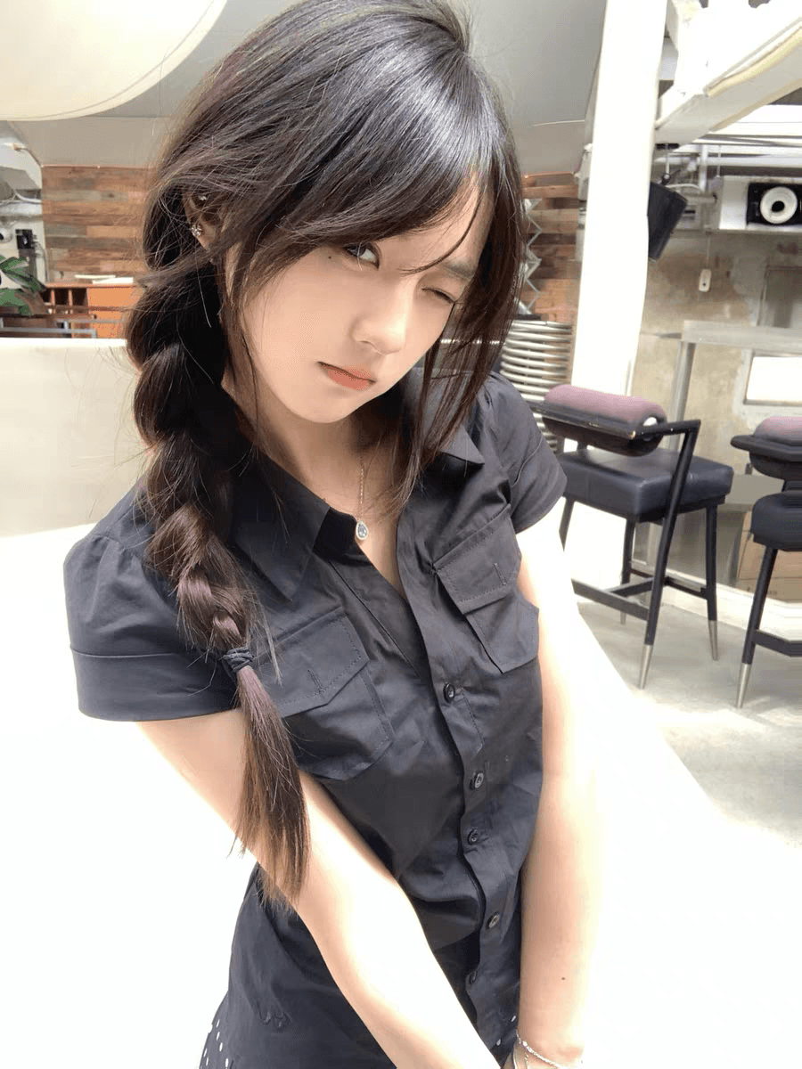 여름 한 부서 출퇴근 순수한 욕망 품격 착용 가져 가라. 검정색 긍정적 인 어깨 반팔 셔츠 슬림해 보이는 도트 무늬 반신 스커트 투피스 세트 상세 이미지 3