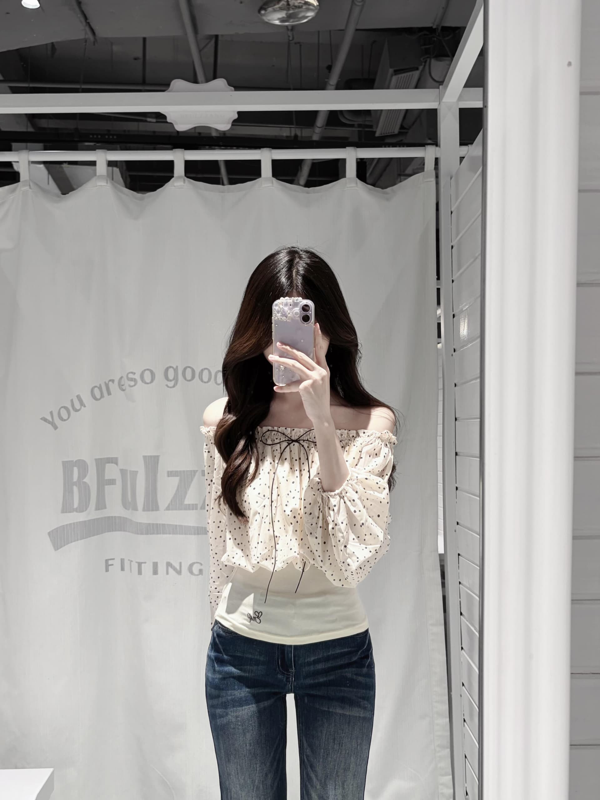 도트 무늬 오프숄더 쉬폰 긴팔 티셔츠 여성 가을 디자인 센스 몸매 가꾸기 허리 수축 오프숄더 맨위 이른 가을 이미지 2
