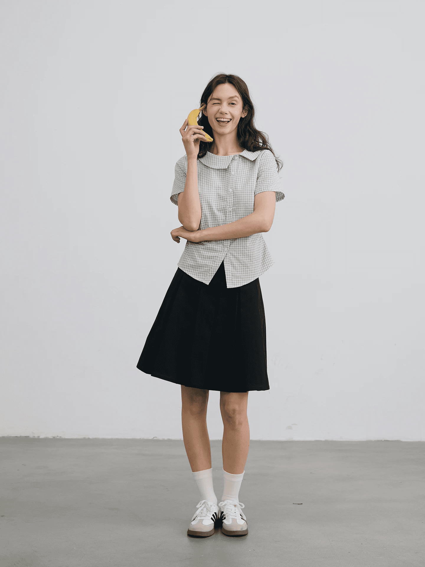 illbewell 학원 스타일 파란색 체크무늬 비대칭 폴로 칼라 아마 반팔 셔츠 상세 이미지 17