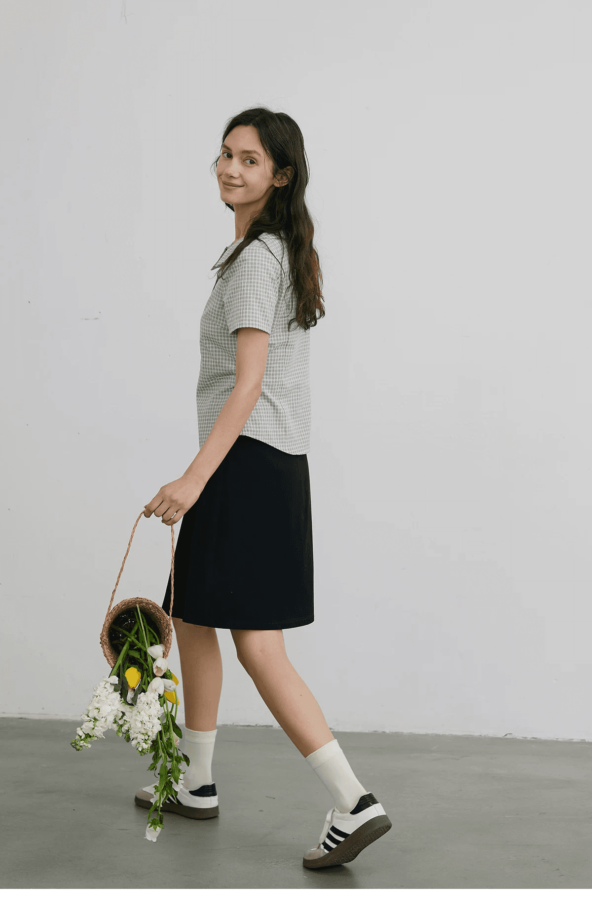 illbewell 학원 스타일 파란색 체크무늬 비대칭 폴로 칼라 아마 반팔 셔츠 상세 이미지 21