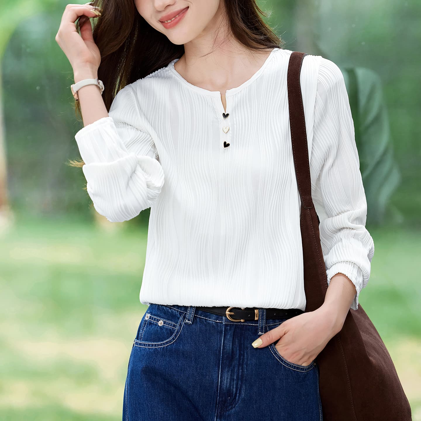 프랑스식 질감 센스 긍정적 인 어깨 긴팔 티셔츠 여성 2026 가을 새로운 고유 한 Chic 맨위 긴팔 동정 작은 셔츠 이미지 2