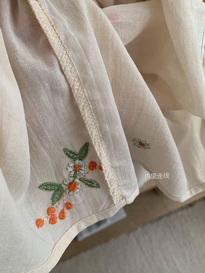 동대문 가을 한 부서 미니멀리즘 라운드 넥 작은 청신 무거운 작업 자수 꽃 레이스업 루즈핏 셔츠 달콤함 맨위 상세 이미지 8