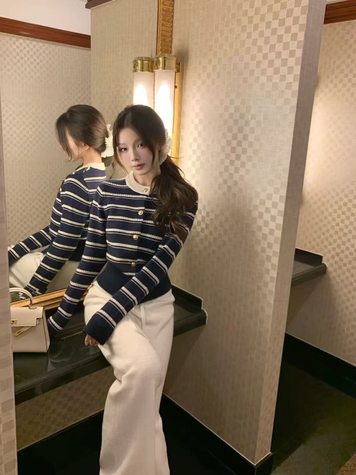 항구 바람 chic 달콤한 차가운 바람 몸매 가꾸기 스트라이프 긴팔 니트 스웨터 여성 봄 가을 디자인 센스 캐주얼 작은 샤넬 스타일 맨위 트렌디 이미지 4