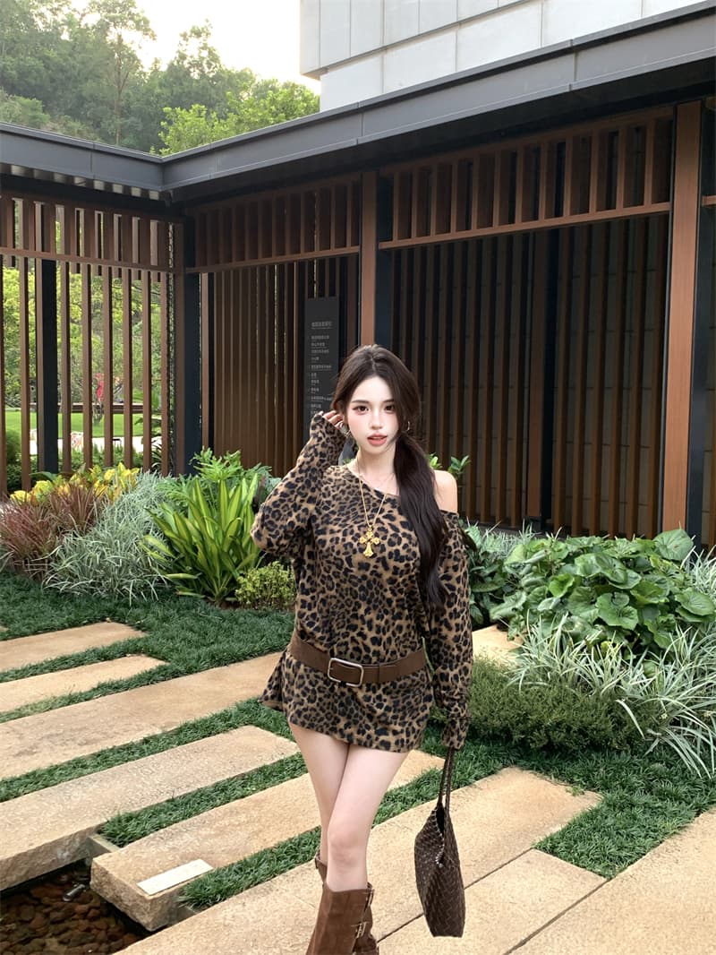 실사 정가 아메리칸 ins 레트로 핫걸 디자인 레오파드 무늬 오프숄더 티셔츠 여성 패션 고유 한 슬림해 보이는 타이트 스커트 맨위 이미지 4