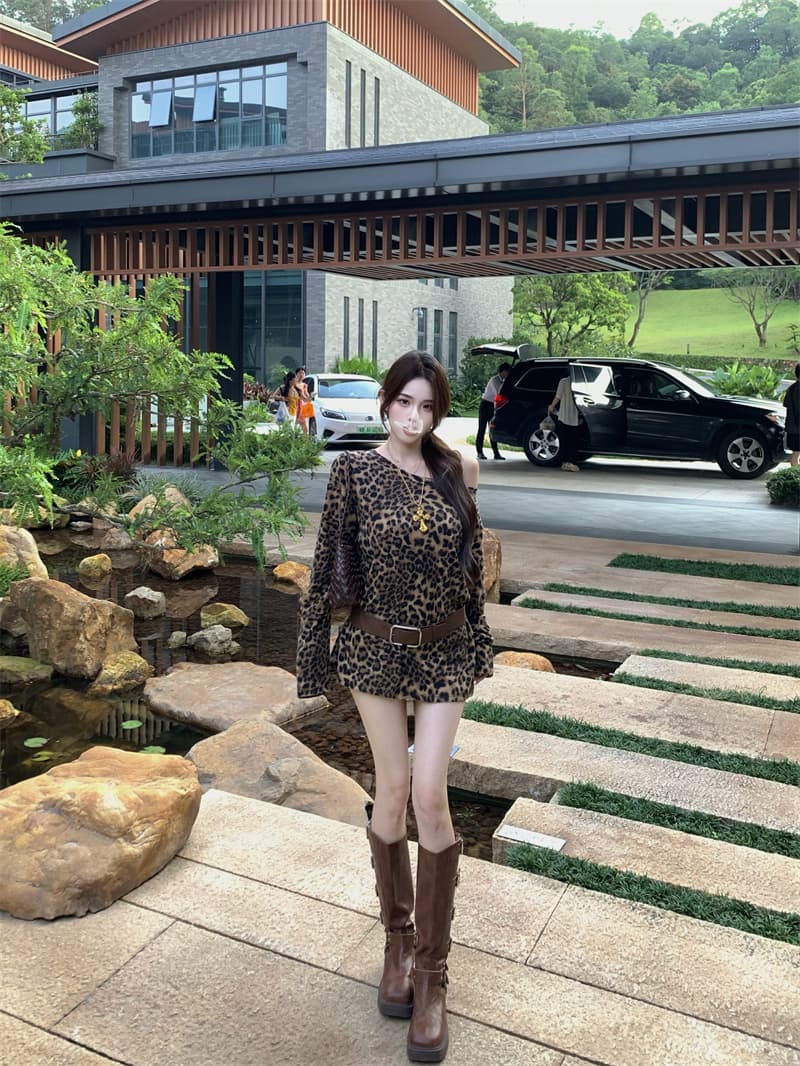 실사 정가 아메리칸 ins 레트로 핫걸 디자인 레오파드 무늬 오프숄더 티셔츠 여성 패션 고유 한 슬림해 보이는 타이트 스커트 맨위 상세 이미지 7