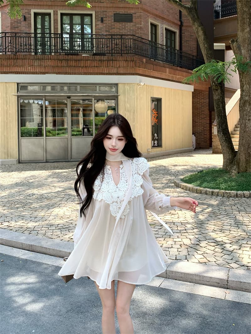 실사 정가 프랑스식 화이트 레이스 레이스 V넥 스팽글 쉬폰 드레스 허리 수축 벌룬 소매 미니 스커트 상세 이미지 4