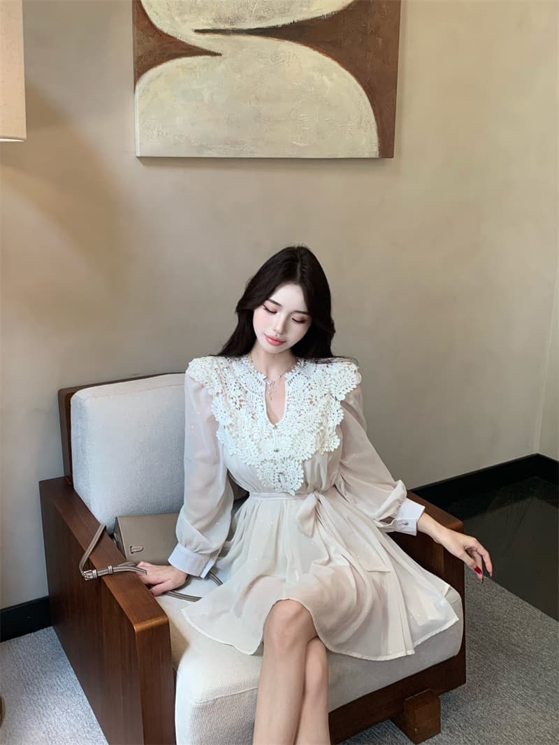 실사 정가 프랑스식 화이트 레이스 레이스 V넥 스팽글 쉬폰 드레스 허리 수축 벌룬 소매 미니 스커트 상세 이미지 16
