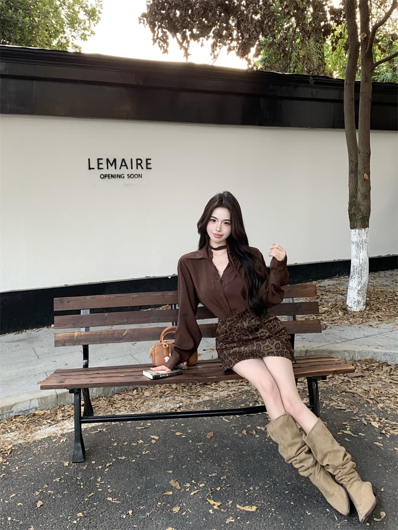 실사 정가 품격 chic 작은 대중 디자인 센스 세트 불규칙 주름 슬림해 보이는 맨위 와이드 레그 팬츠 투피스 세트 상세 이미지 3
