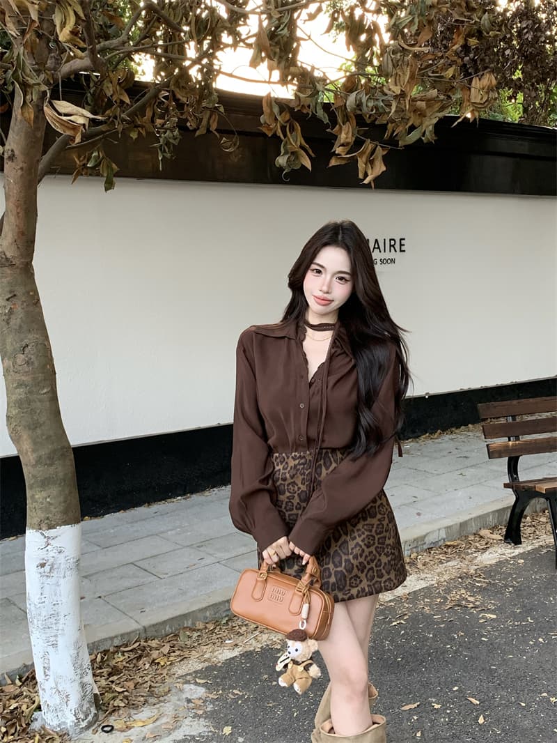 실사 정가 품격 chic 작은 대중 디자인 센스 세트 불규칙 주름 슬림해 보이는 맨위 와이드 레그 팬츠 투피스 세트 상세 이미지 4
