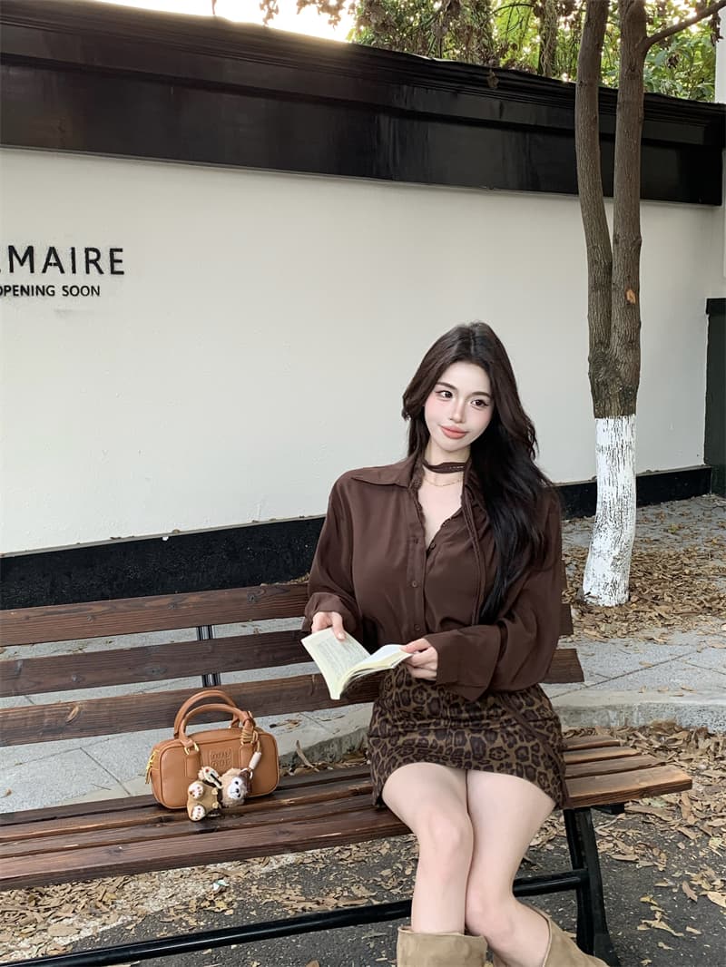 실사 정가 품격 chic 작은 대중 디자인 센스 세트 불규칙 주름 슬림해 보이는 맨위 와이드 레그 팬츠 투피스 세트 상세 이미지 8