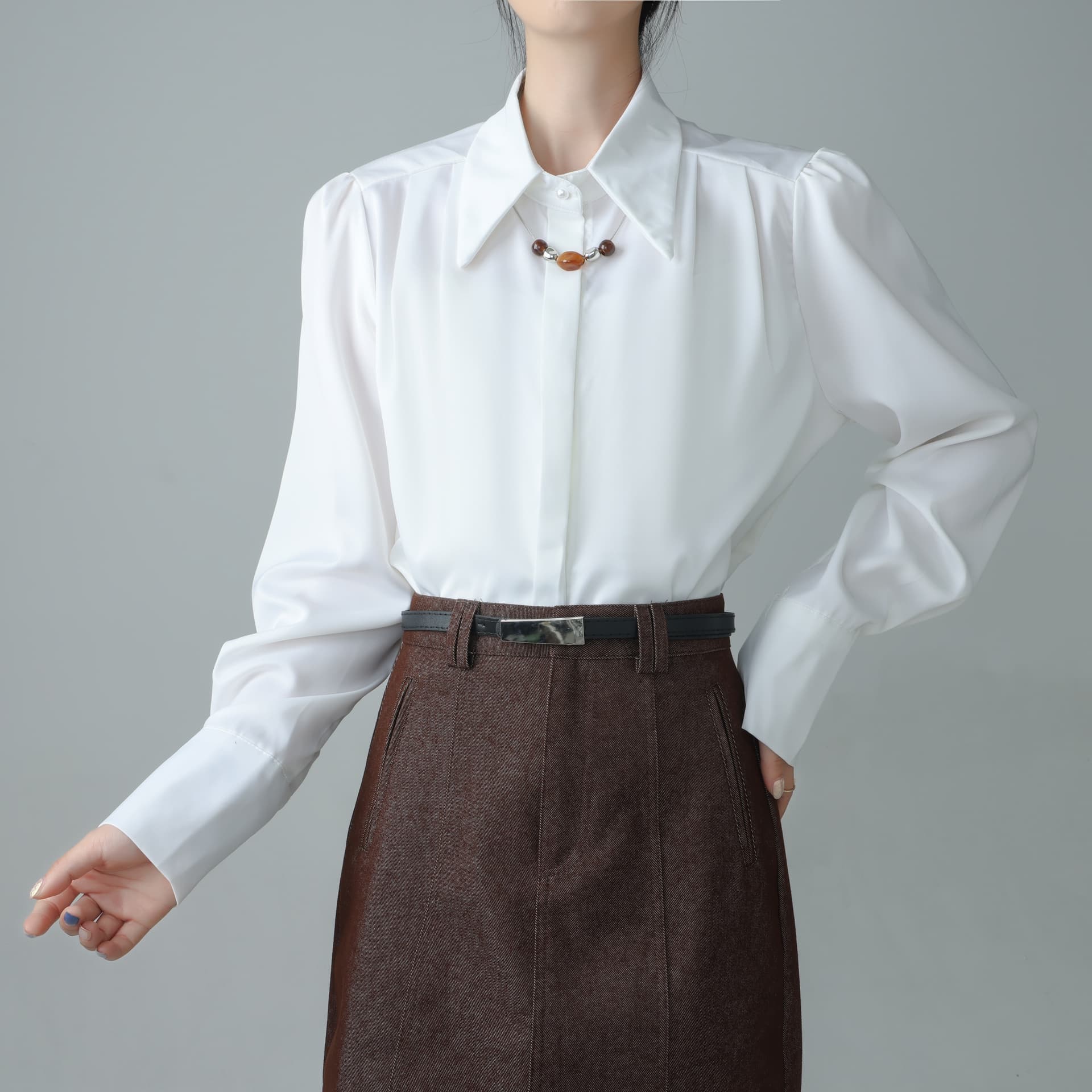 미니멀리즘 순수한 색상 시스템 펜던트 장식 폴로 칼라 거품 소매 스트레이트 루즈핏 셔츠 상세 이미지 1