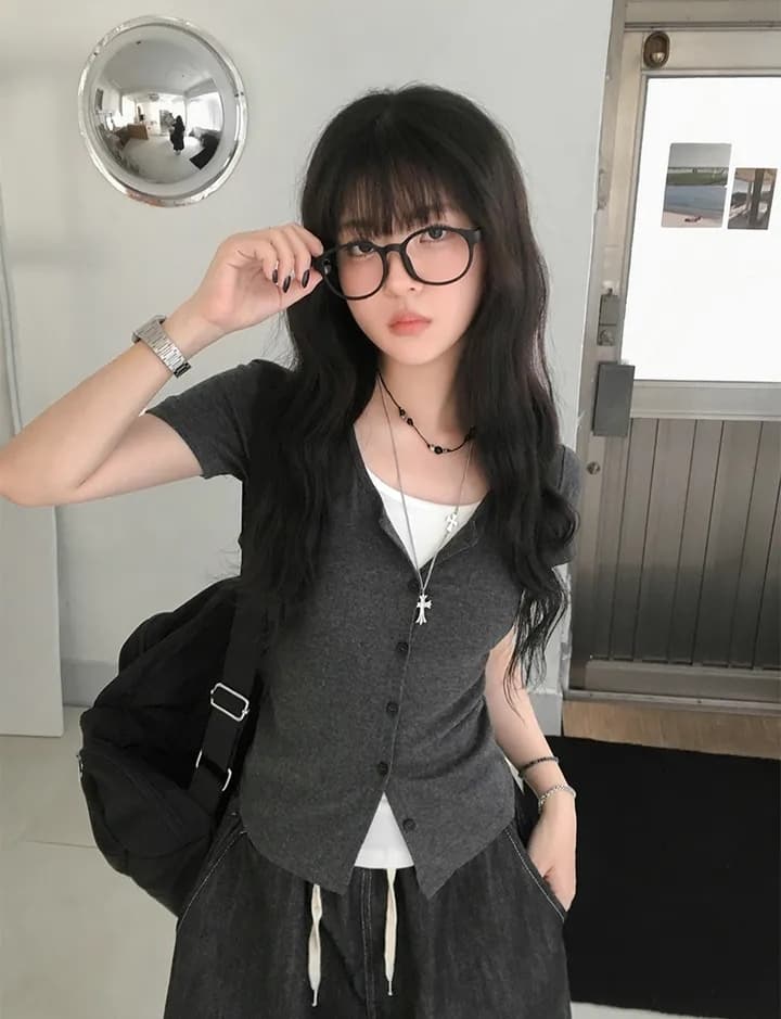 있음 선적 한국 chic 배색 라운드 넥 페이크 레이어드 반팔 티셔츠 레트로 학원 스타일 몸매 가꾸기 맨위 이미지 3