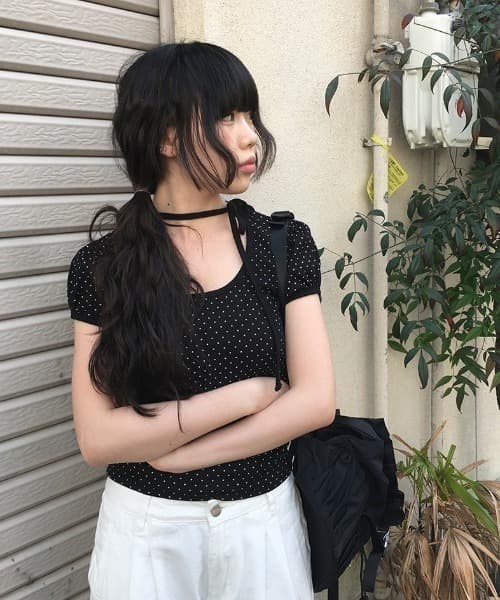 있음 선적 한 부서 달콤함 캐주얼 레이스업 라운드 넥 디자인 센스 다용도 도트 프린트 몸매 가꾸기 슬림해 보이는 티셔츠 여성