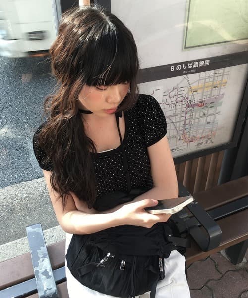 있음 선적 한 부서 달콤함 캐주얼 레이스업 라운드 넥 디자인 센스 다용도 도트 프린트 몸매 가꾸기 슬림해 보이는 티셔츠 여성 상세 이미지 12