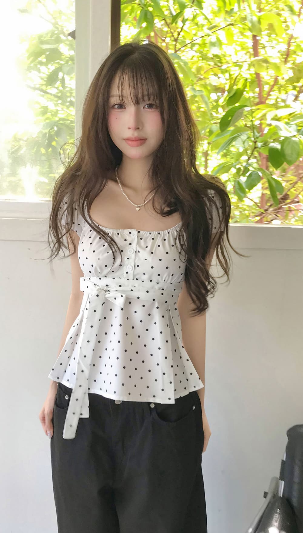 한 부서 작은 대중 도트 무늬 레이스업 나비 매듭 귀여운 연령 감소 대 u 네클라인 인형 셔츠 다용도 일상 셔츠 상세 이미지 3