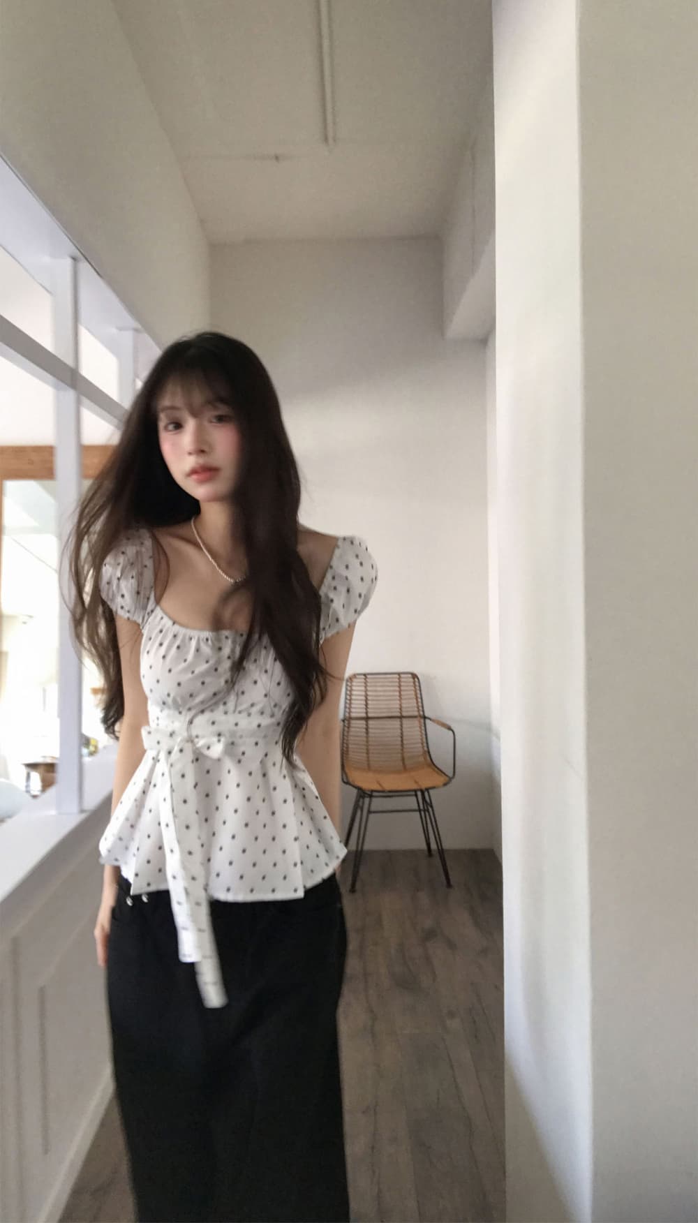 한 부서 작은 대중 도트 무늬 레이스업 나비 매듭 귀여운 연령 감소 대 u 네클라인 인형 셔츠 다용도 일상 셔츠 상세 이미지 7