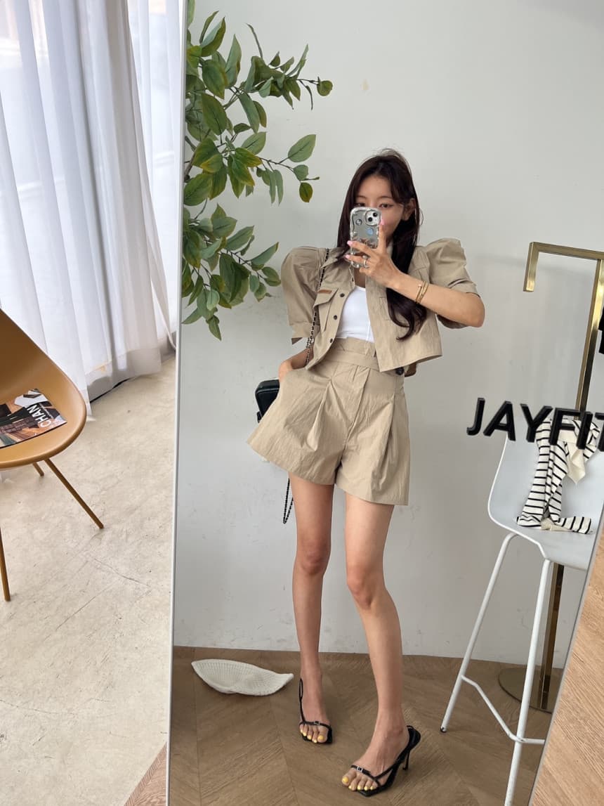 재고 있음 폴로 칼라 거품 소매 짧은 맨위 반바지 세트 상세 이미지 9