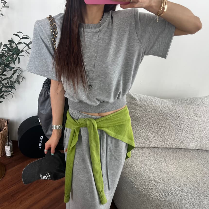 재고 있음 새로운 루즈핏 라운드 넥 반팔 티셔츠 허리밴드 펌프 로프 스트레이트 한 마디 반신 스커트 세트 이미지 2