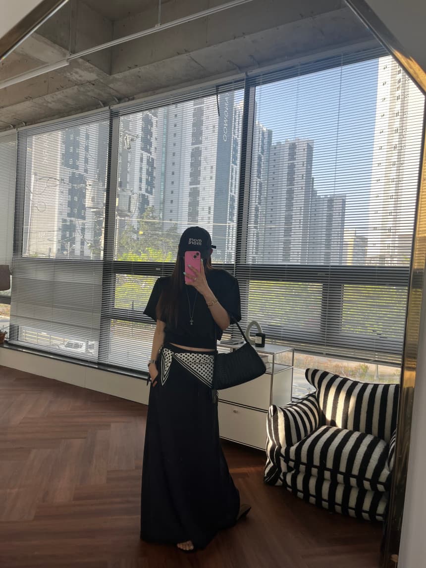 재고 있음 새로운 루즈핏 라운드 넥 반팔 티셔츠 허리밴드 펌프 로프 스트레이트 한 마디 반신 스커트 세트 이미지 4