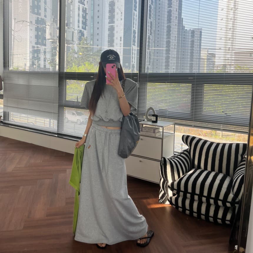 재고 있음 새로운 루즈핏 라운드 넥 반팔 티셔츠 허리밴드 펌프 로프 스트레이트 한 마디 반신 스커트 세트 이미지 5